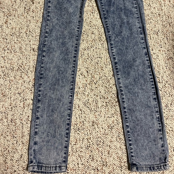 Seductions SIRENS acid wash jeans (straight leg) PRICE DROP‼️$20 - Picture 2 of 11